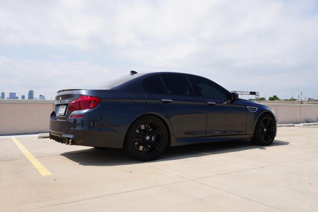 Photo of 2014 Gray BMW M5