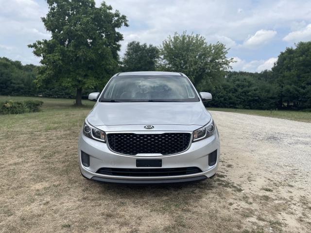 Photo of 2016 Beige Kia Sedona