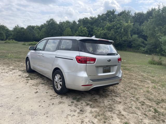 Photo of 2016 Beige Kia Sedona