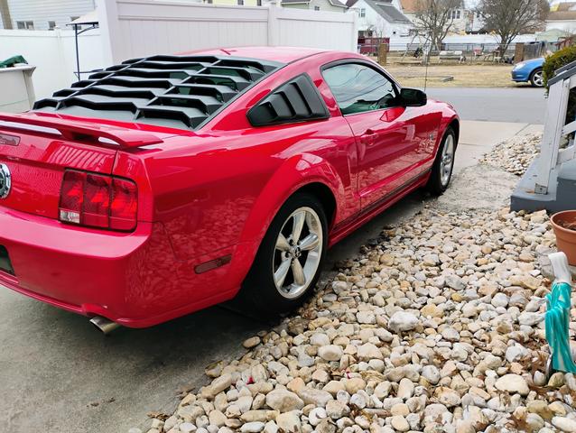 Photo of 2008 Red Ford Mustang