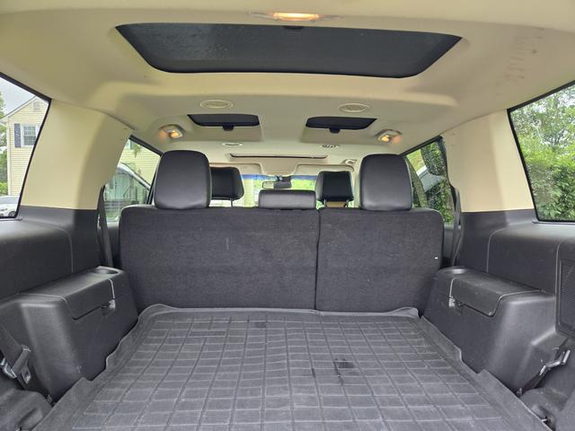 Photo of 2013 White Ford Flex