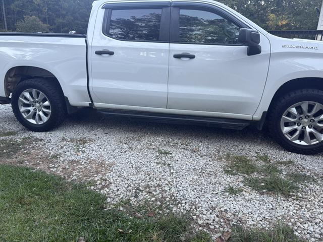 Photo of 2021 White Chevrolet Silverado 1500