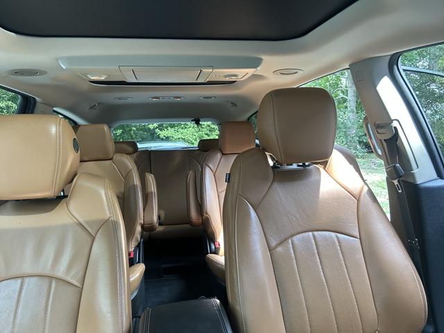 Photo of 2013 Black Chevrolet Traverse