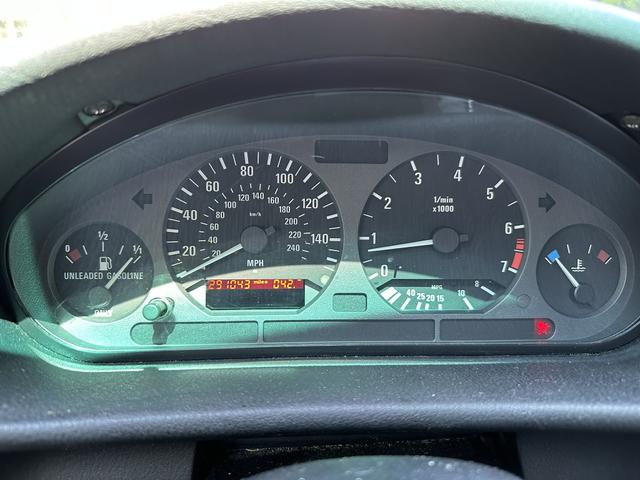 Photo of 1998 Silver BMW 323