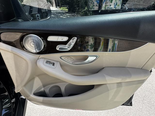 Photo of 2017 Black Mercedes-Benz GLC 300