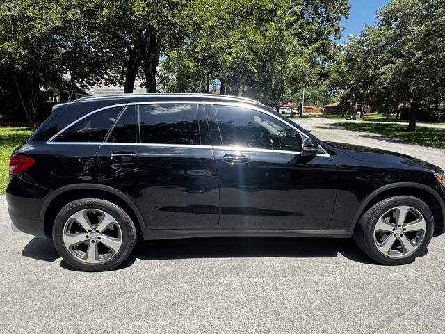 Photo of 2017 Black Mercedes-Benz GLC 300