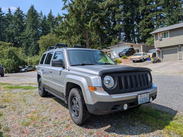 Photo of 2014 Silver Jeep Patriot