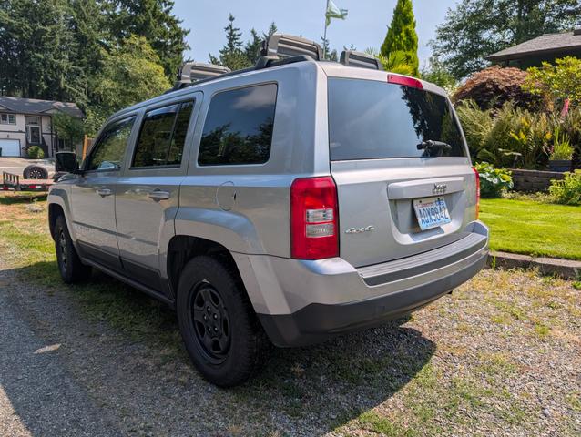 Photo of 2014 Silver Jeep Patriot