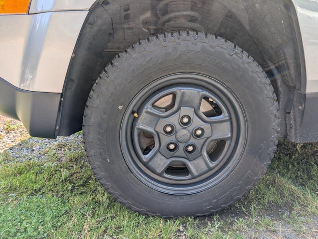 Photo of 2014 Silver Jeep Patriot