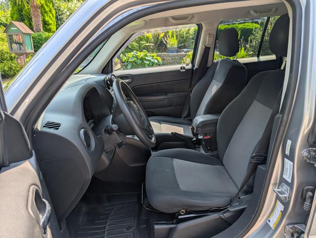 Photo of 2014 Silver Jeep Patriot