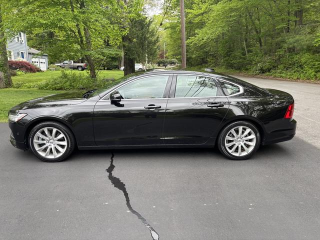 Photo of 2017 Black Volvo S90