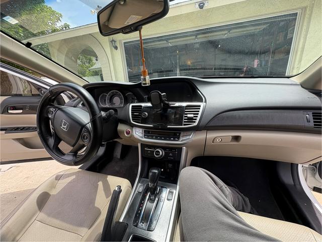 Photo of 2013 White Honda Accord