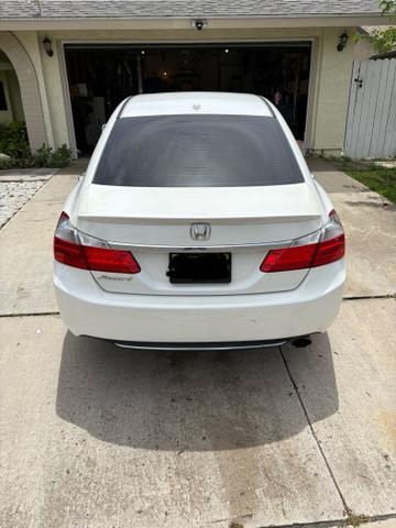 Photo of 2013 White Honda Accord