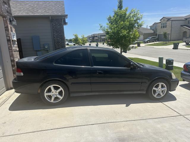 Photo of 2000 Black Honda Civic
