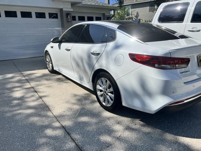 Photo of 2018 White Kia Optima