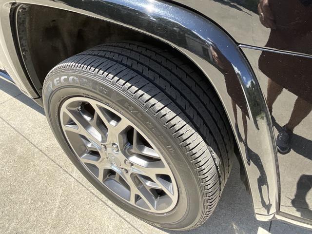Photo of 2021 Black Jeep Grand Cherokee