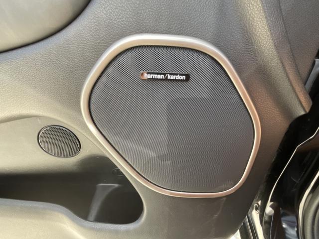 Photo of 2021 Black Jeep Grand Cherokee