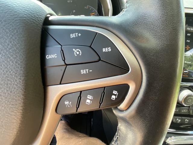 Photo of 2021 Black Jeep Grand Cherokee