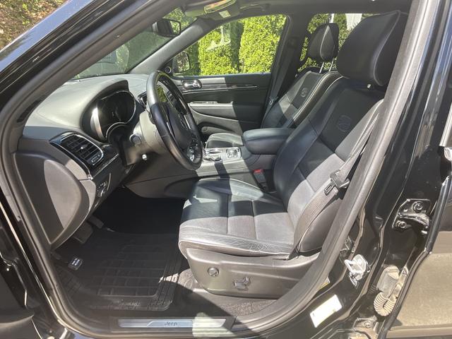 Photo of 2021 Black Jeep Grand Cherokee