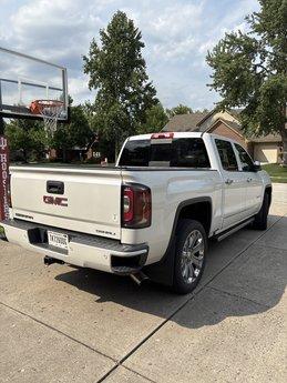 Photo of 2018 White GMC Sierra 1500