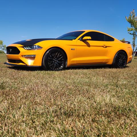 Photo of 2019 Orange Ford Mustang