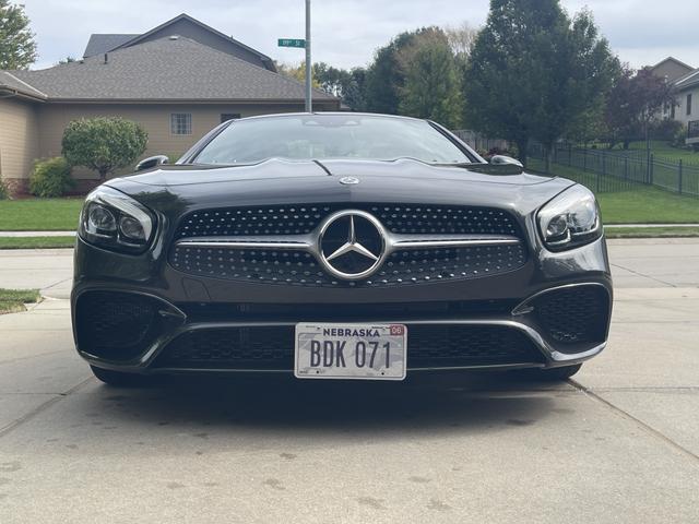 Photo of 2019 Black Mercedes-Benz SL 550