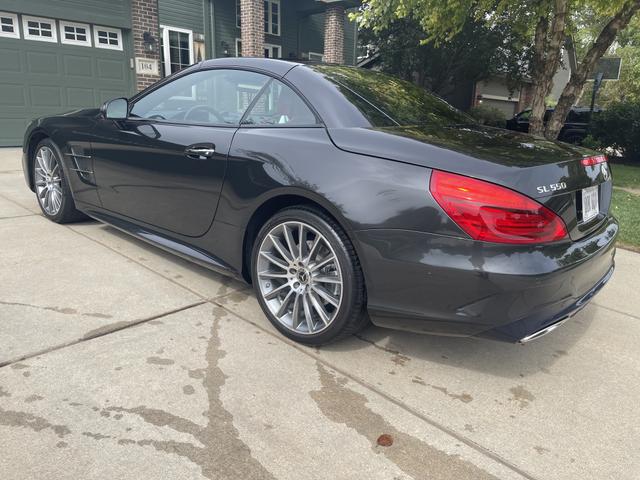 Photo of 2019 Black Mercedes-Benz SL 550
