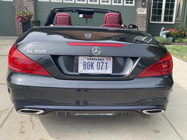 Photo of 2019 Black Mercedes-Benz SL 550