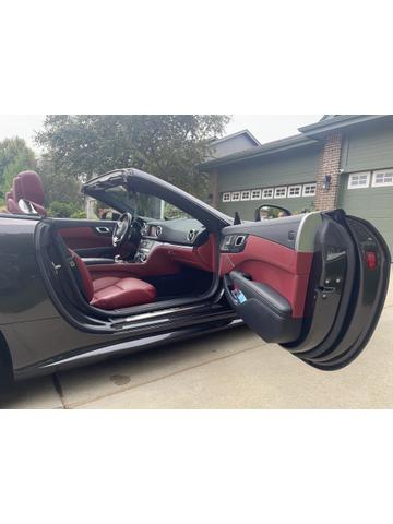 Photo of 2019 Black Mercedes-Benz SL 550