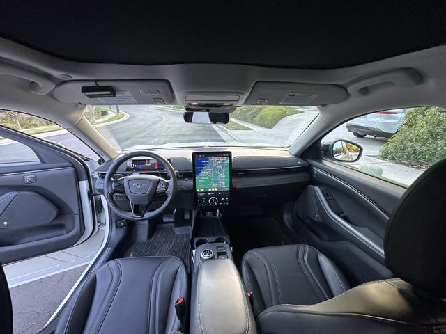 Photo of 2021 White Ford Mustang Mach-E