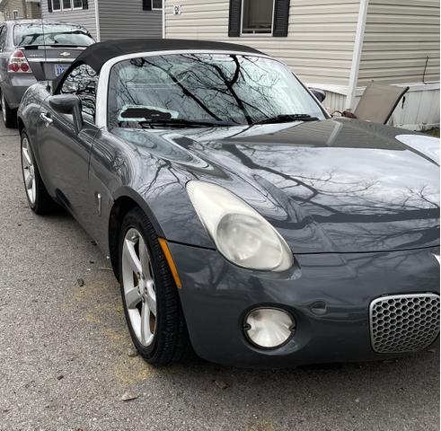 Photo of 2008 Gray Pontiac Solstice