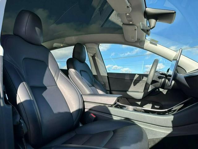 Photo of 2021 Black Tesla Model Y