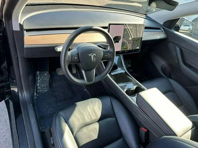 Photo of 2021 Black Tesla Model Y