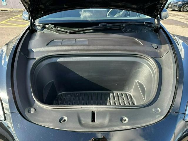 Photo of 2021 Black Tesla Model Y
