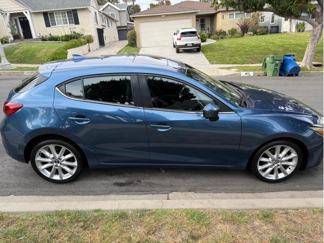 Photo of 2017 Blue Mazda Mazda3