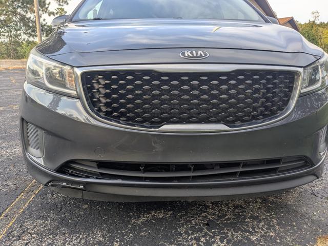 Photo of 2015 Gray Kia Sedona