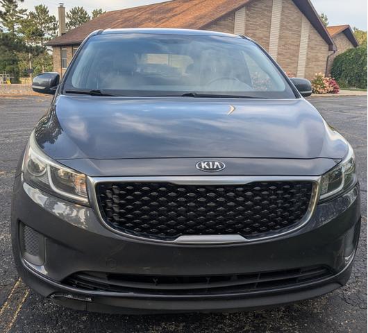 Photo of 2015 Gray Kia Sedona