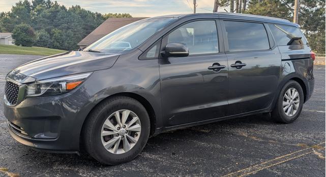 Photo of 2015 Gray Kia Sedona
