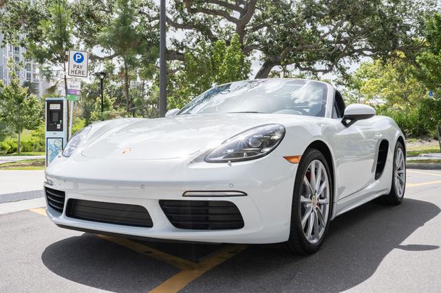 Photo of 2025 White Porsche 718 Boxster
