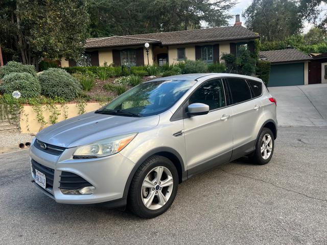 Photo of 2016 Silver Ford Escape