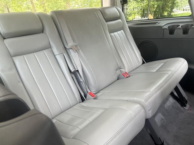 Photo of 2006 White Lincoln Navigator