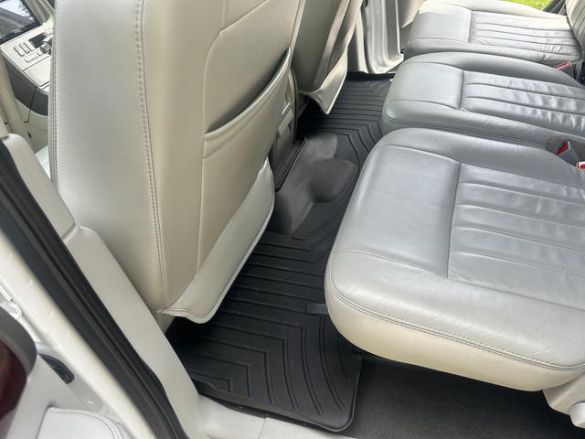 Photo of 2006 White Lincoln Navigator