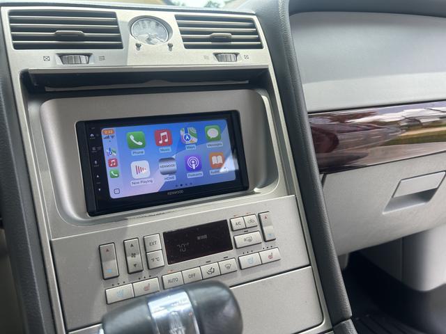 Photo of 2006 White Lincoln Navigator