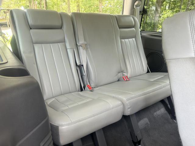 Photo of 2006 White Lincoln Navigator
