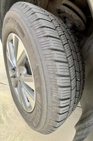 Photo of 2017 Black Nissan Murano