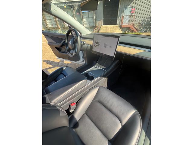 Photo of 2021 White Tesla Model Y