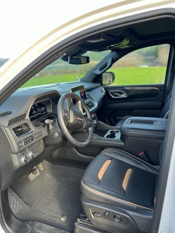 Photo of 2023 White GMC Yukon