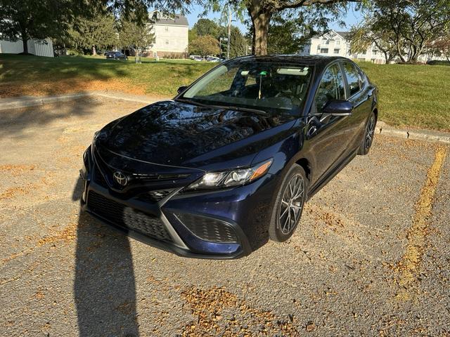 Photo of 2022 Blue Toyota Camry