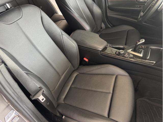 Photo of 2017 Beige BMW 330