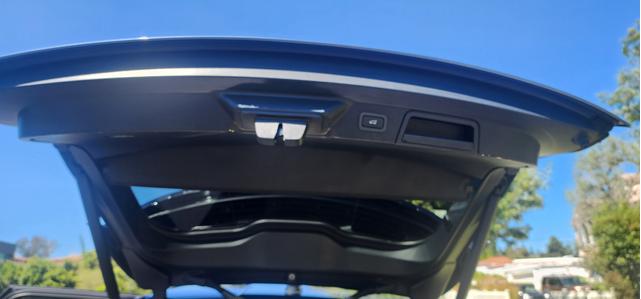 Photo of 2021 Blue Land Rover Range Rover Velar